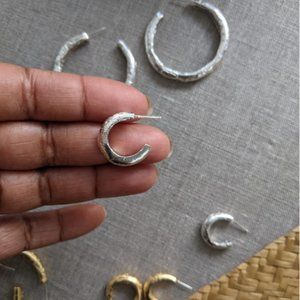 Lingua Nigra Chunky Reality of Travel Small Hoop Earrings - Sterling Silver